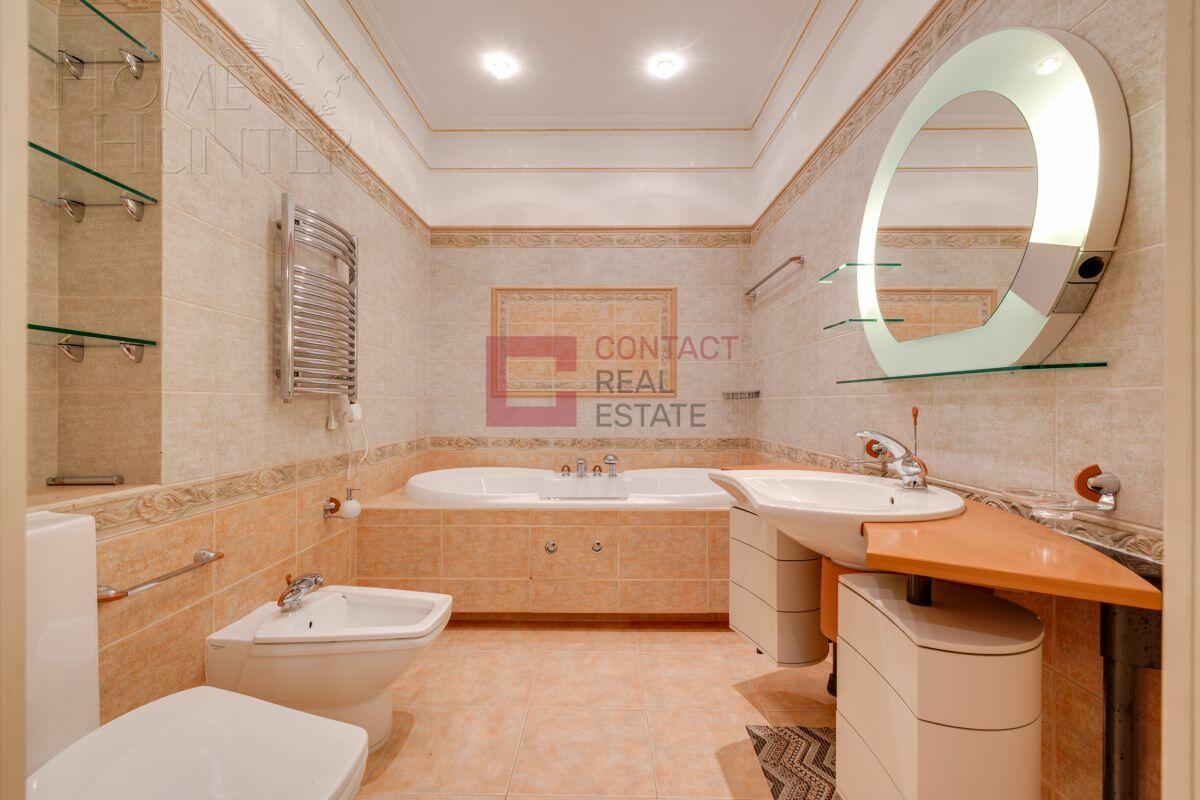 2-этажный коттедж 1 250 м² с отделкой