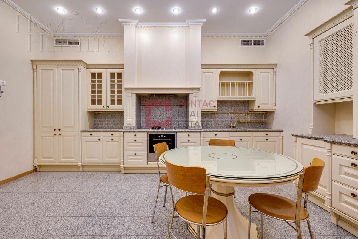 2-этажный коттедж 1 250 м² с отделкой