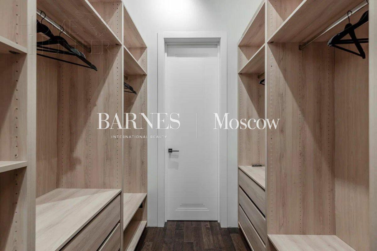 1-этажный коттедж 990 м² с отделкой