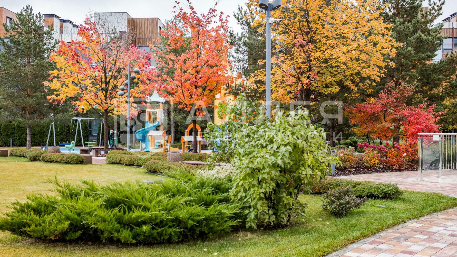 3-этажный таунхаус 238 м² без отделки