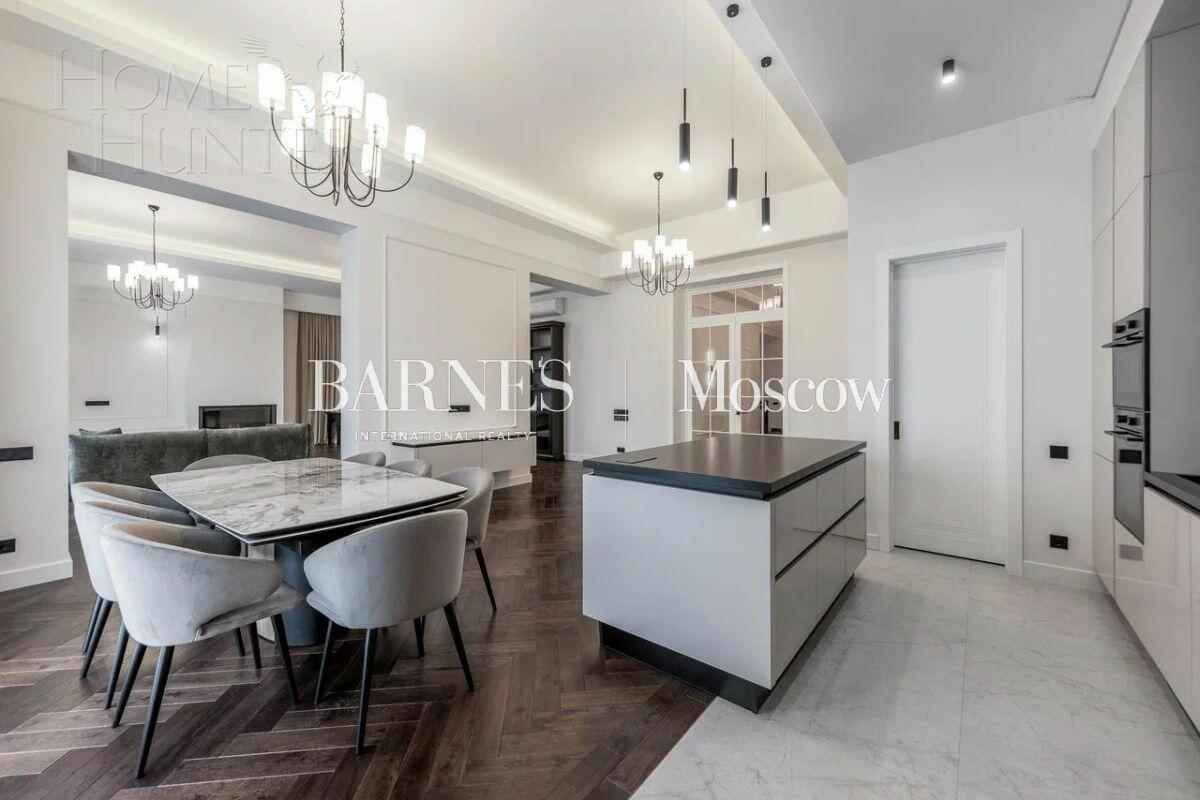 1-этажный коттедж 990 м² с отделкой