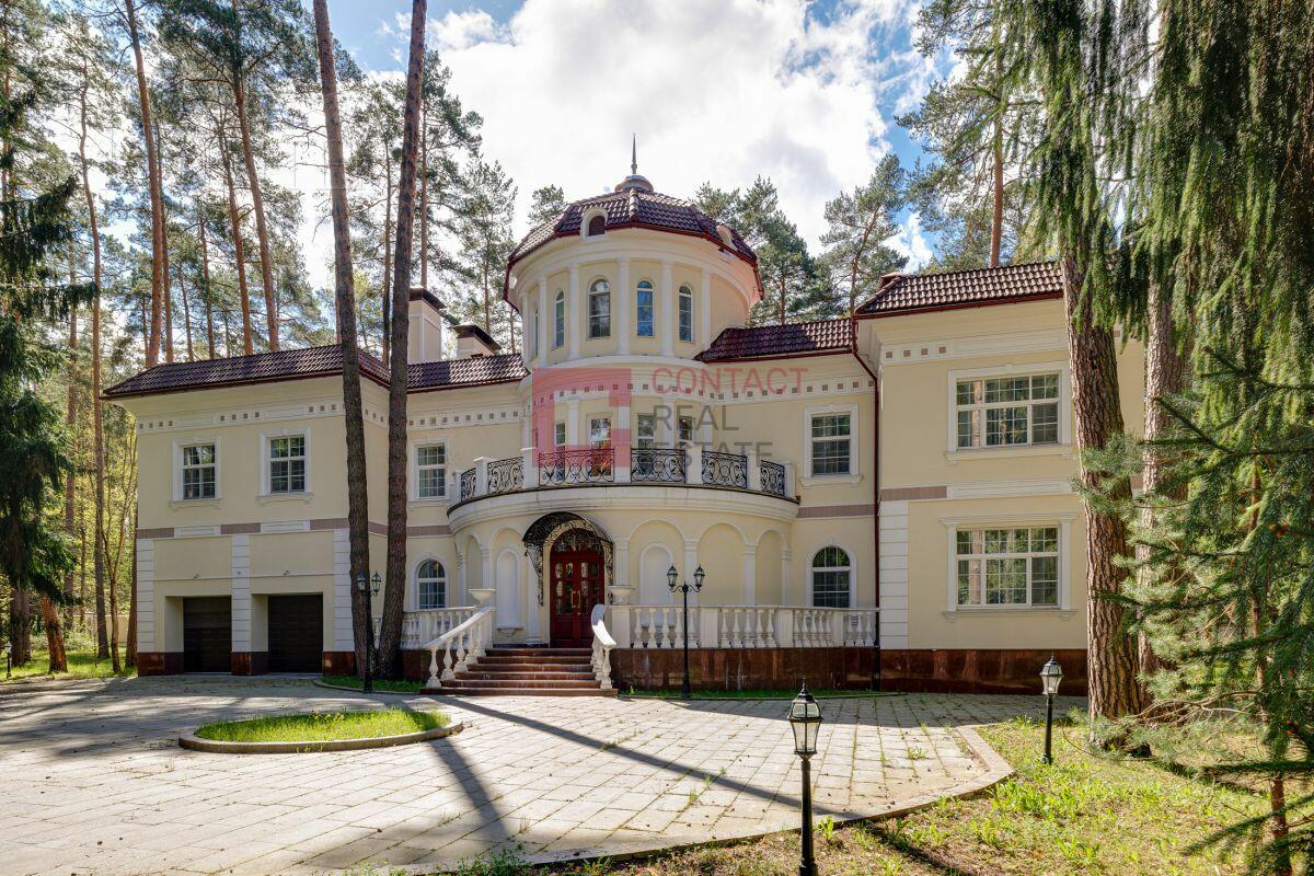 2-этажный коттедж 1 250 м² с отделкой