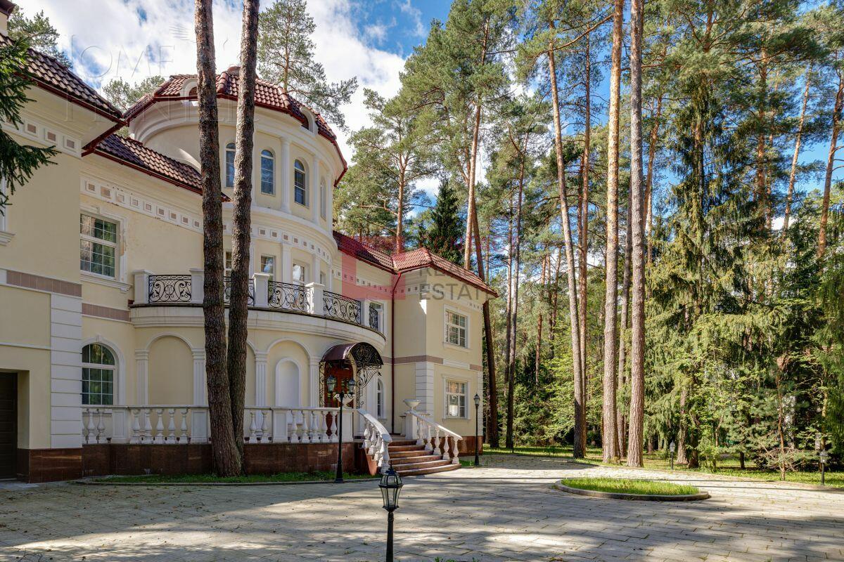 2-этажный коттедж 1 250 м² с отделкой