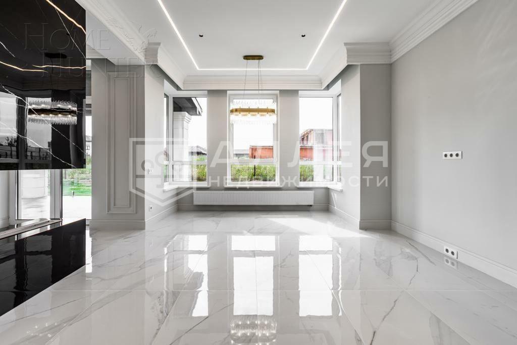 2-этажный коттедж 240 м² с отделкой