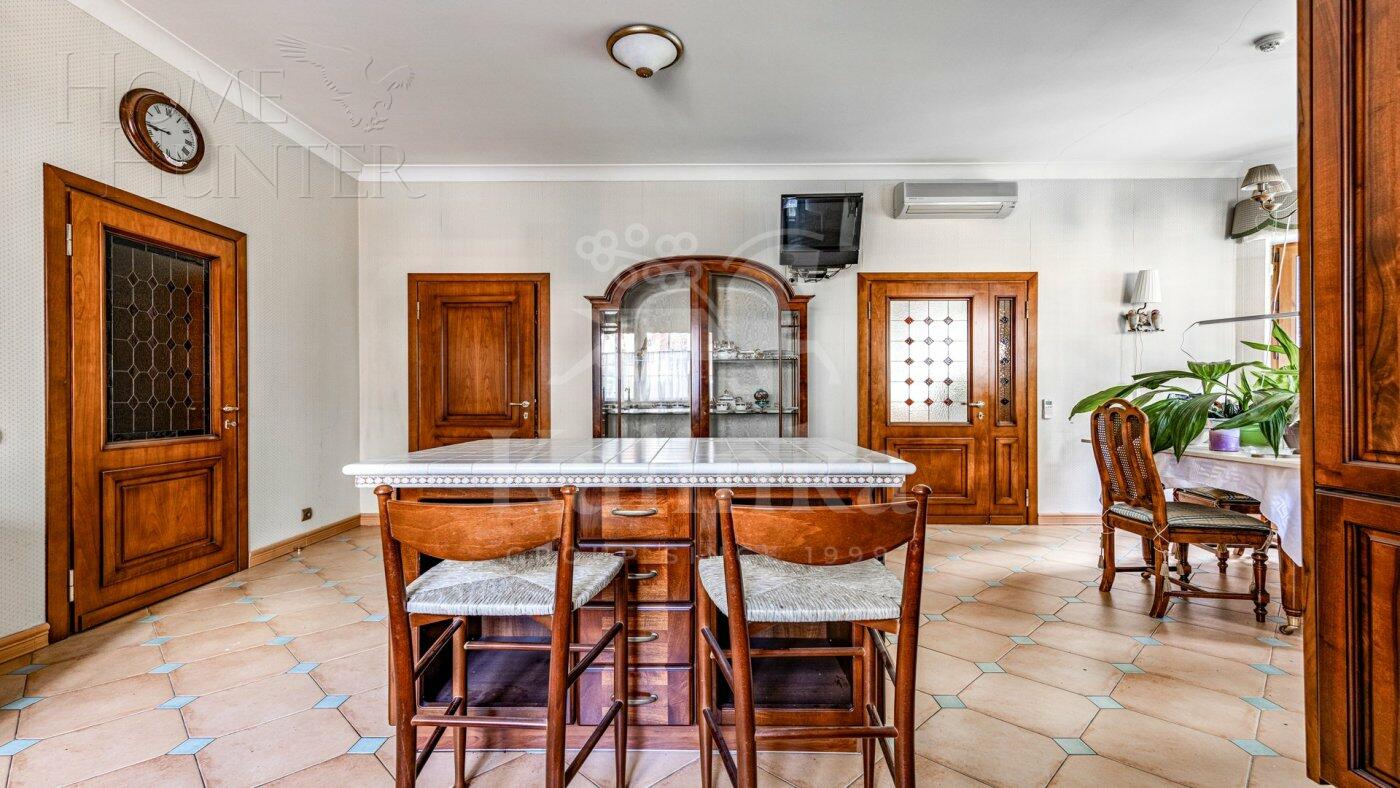 2-этажный коттедж 654 м² с отделкой