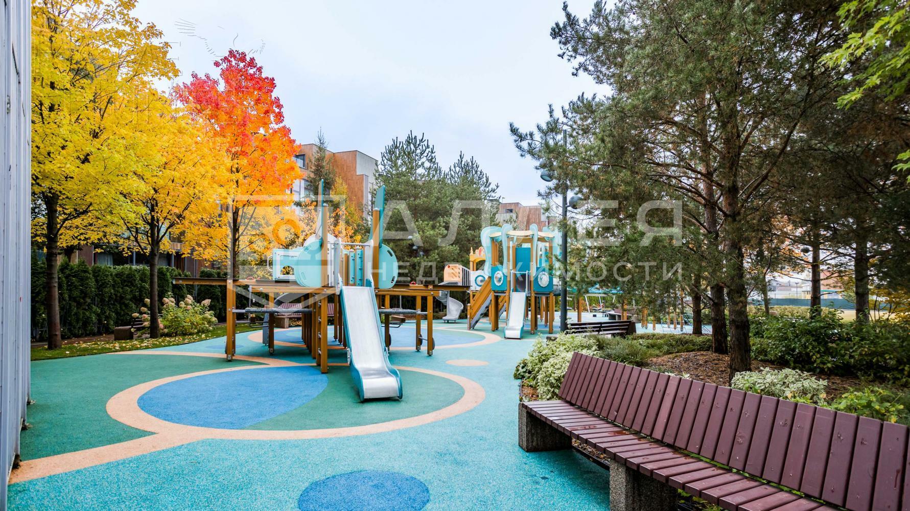 3-этажный таунхаус 238 м² без отделки