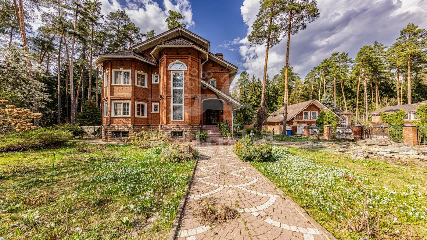 2-этажный коттедж 654 м² с отделкой