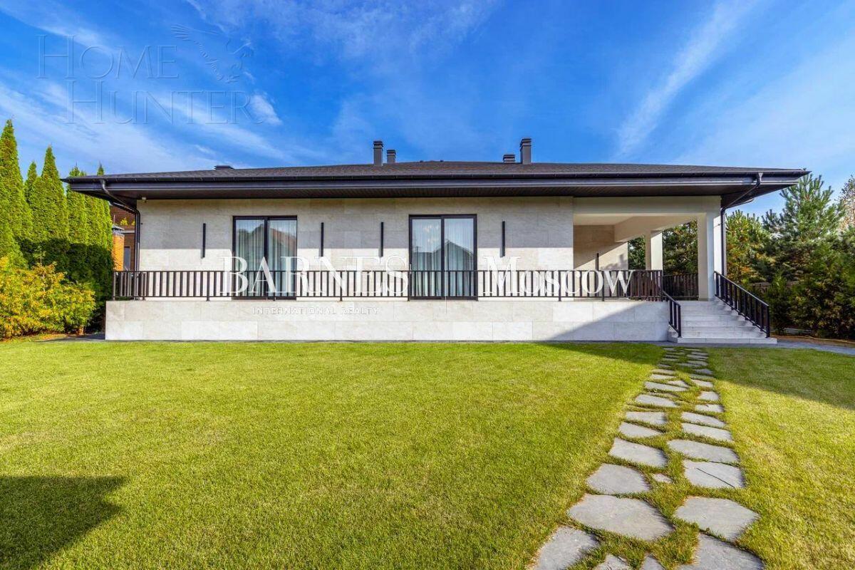 1-этажный коттедж 990 м² с отделкой