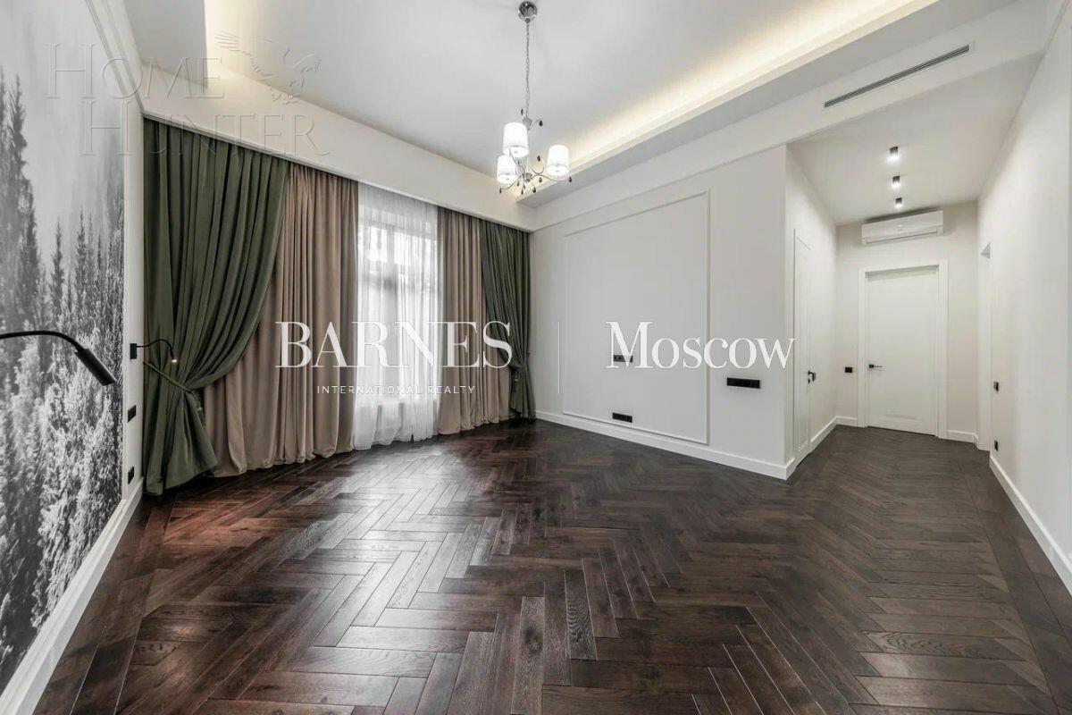 1-этажный коттедж 990 м² с отделкой