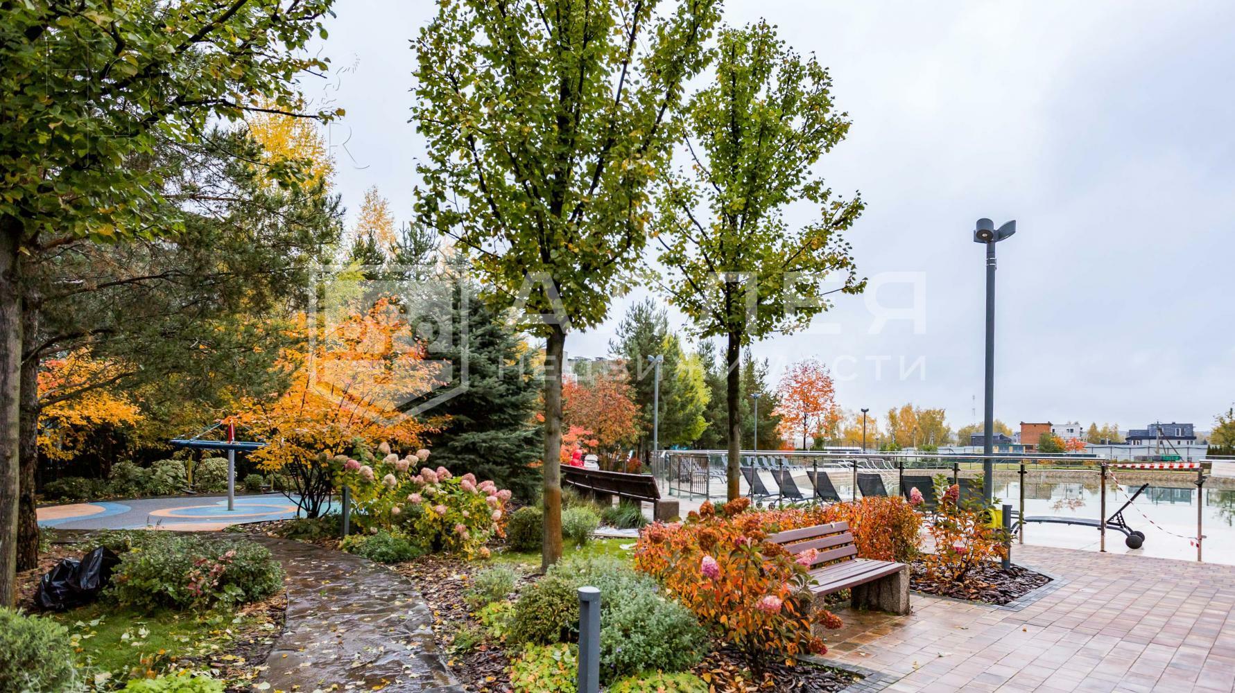 3-этажный таунхаус 238 м² без отделки