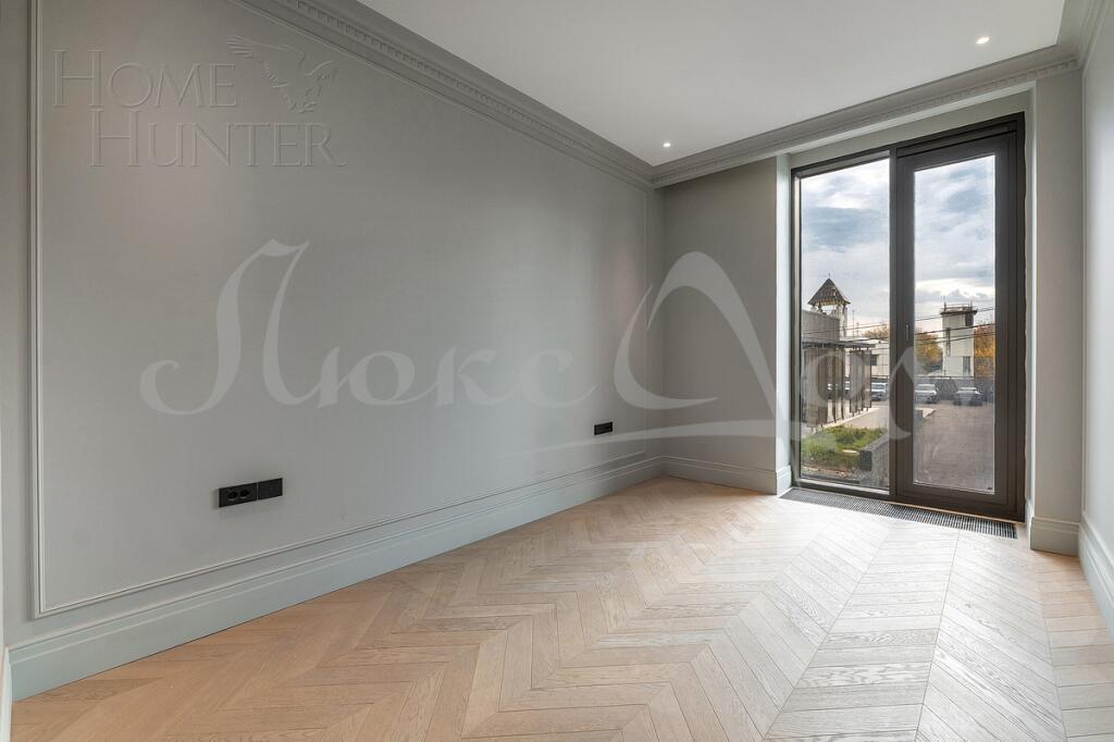 4-КОМН. КВАРТИРА С ОТДЕЛКОЙ 182 М² НА 2 ЭТАЖЕ