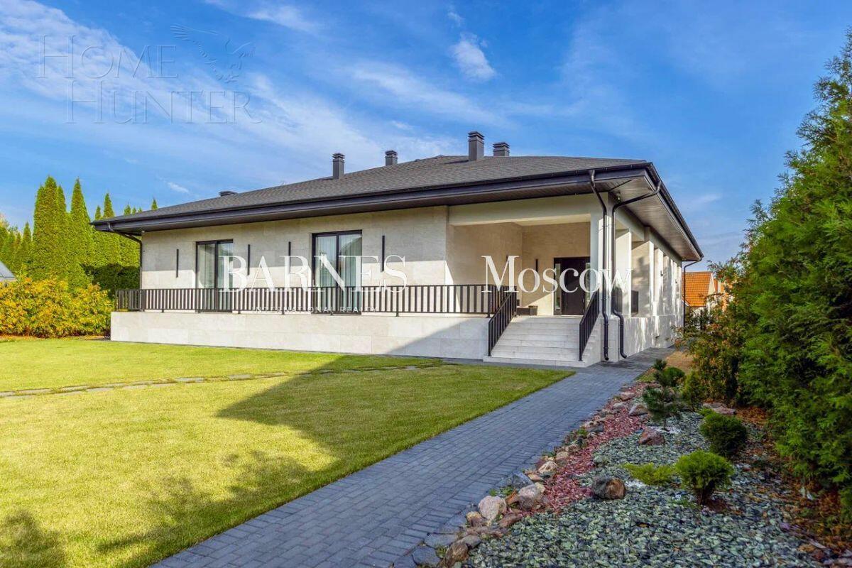 1-этажный коттедж 990 м² с отделкой