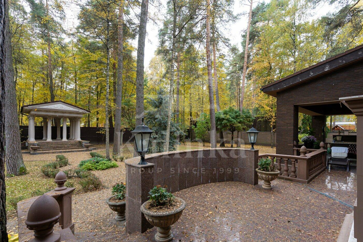 2-этажный коттедж 1 400 м² с отделкой