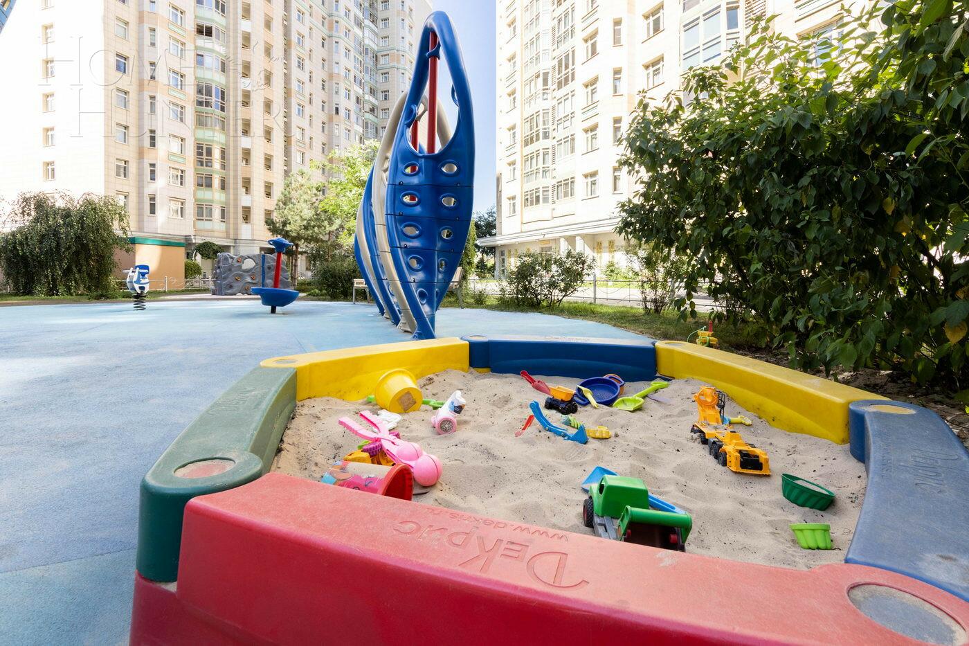 4-КОМН. КВАРТИРА С ОТДЕЛКОЙ 140 М² НА 11 ЭТАЖЕ