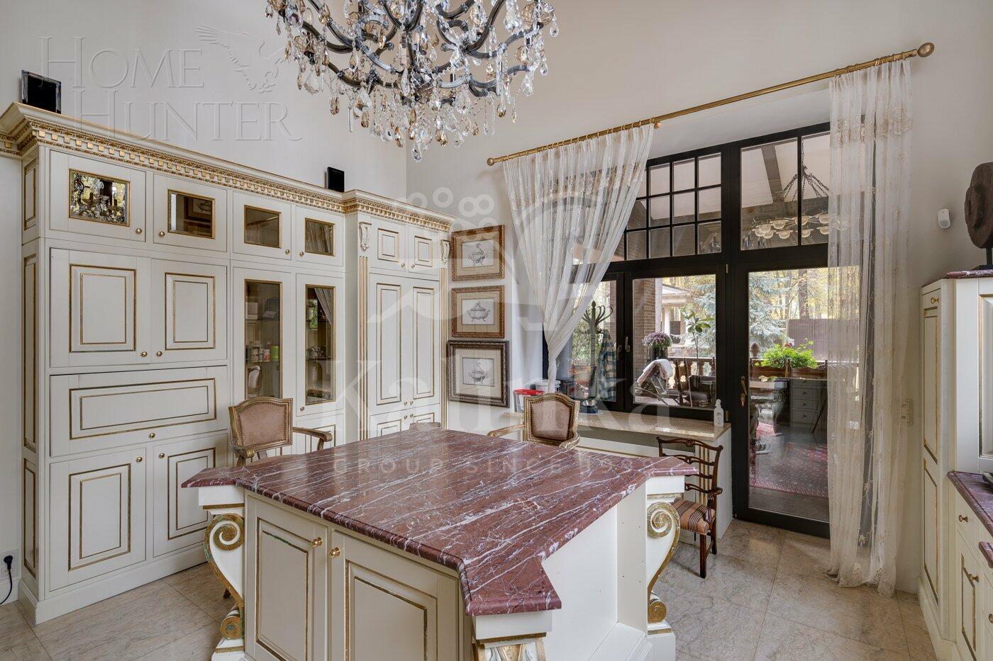 2-этажный коттедж 1 400 м² с отделкой