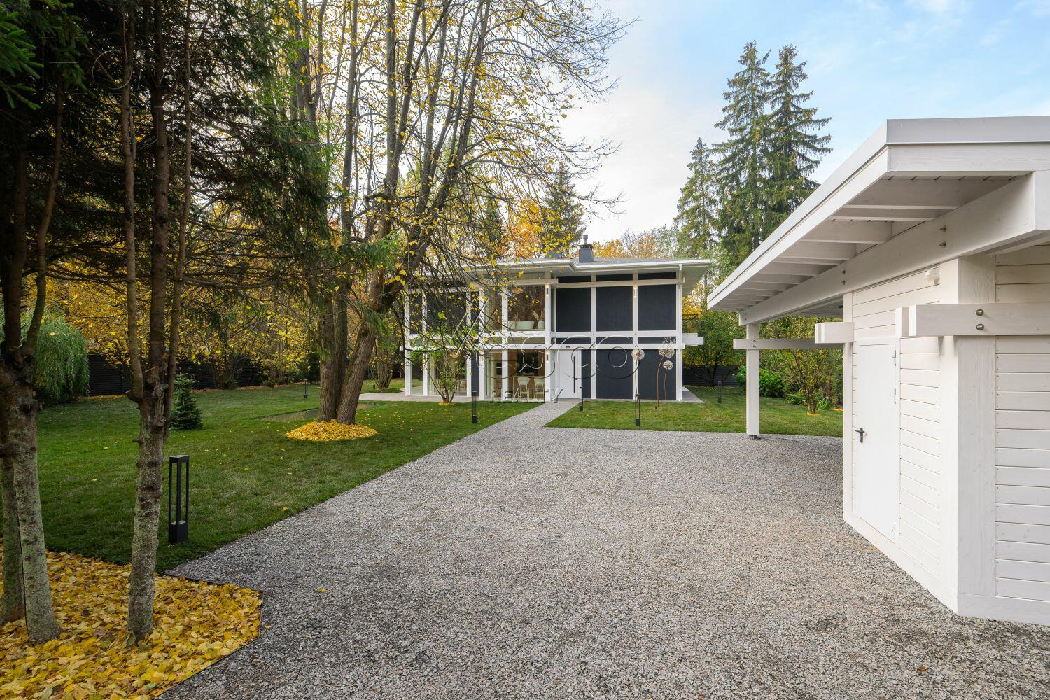 2-этажный коттедж 315 м² с отделкой