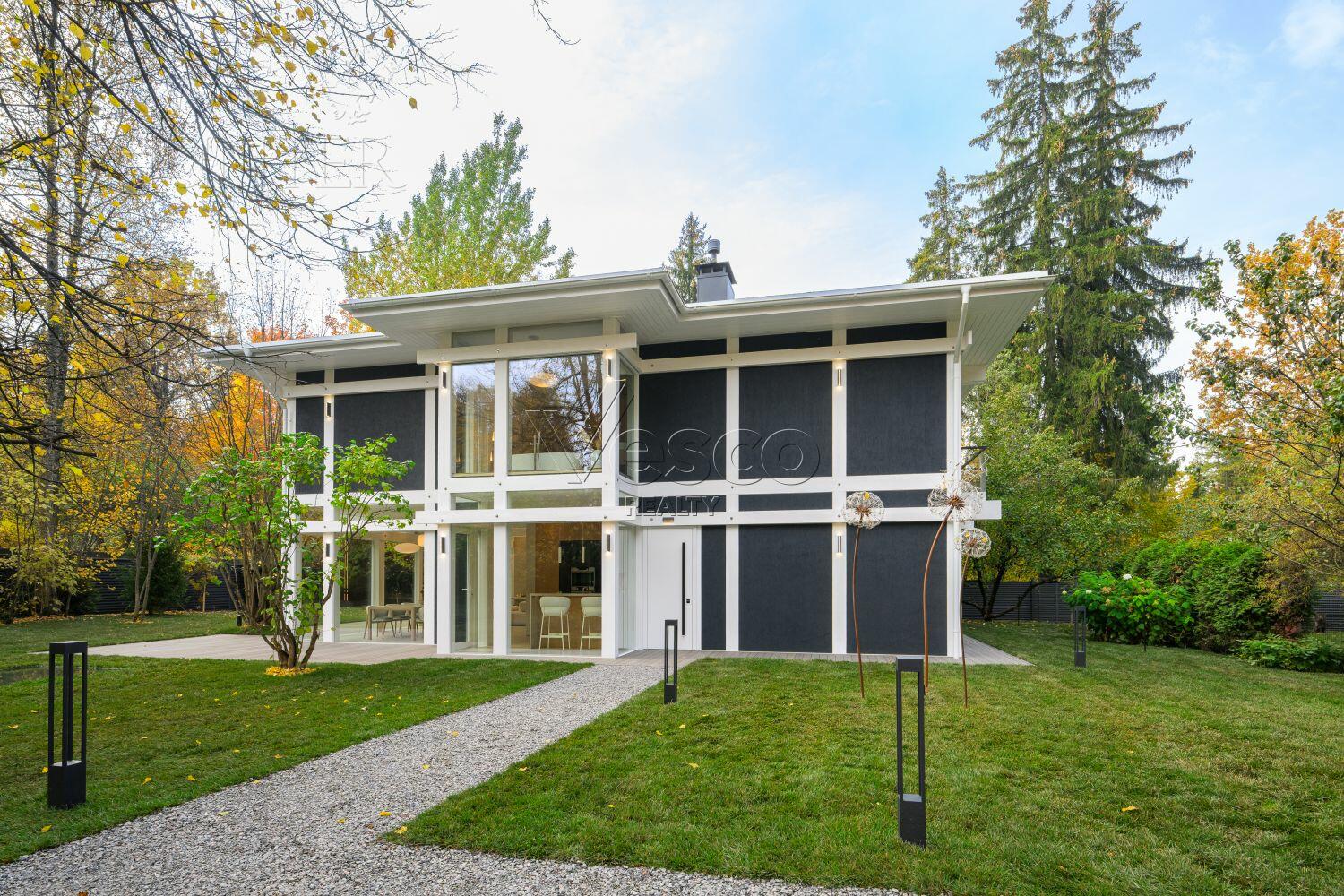 2-этажный коттедж 315 м² с отделкой