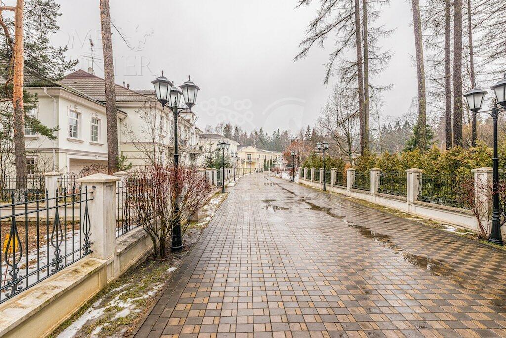 2-этажный коттедж 704 м² без отделки