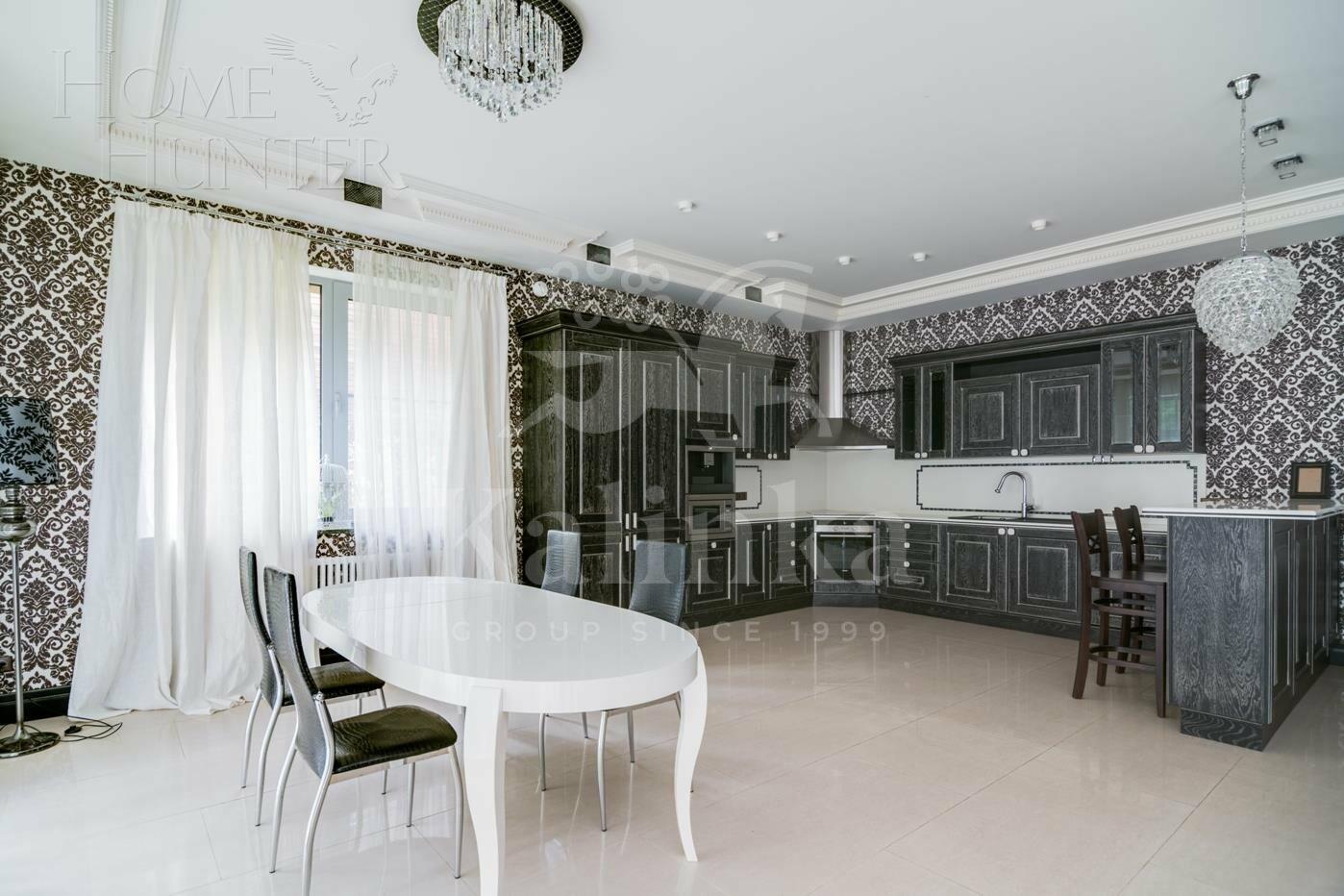 2-этажный коттедж 640 м² с отделкой