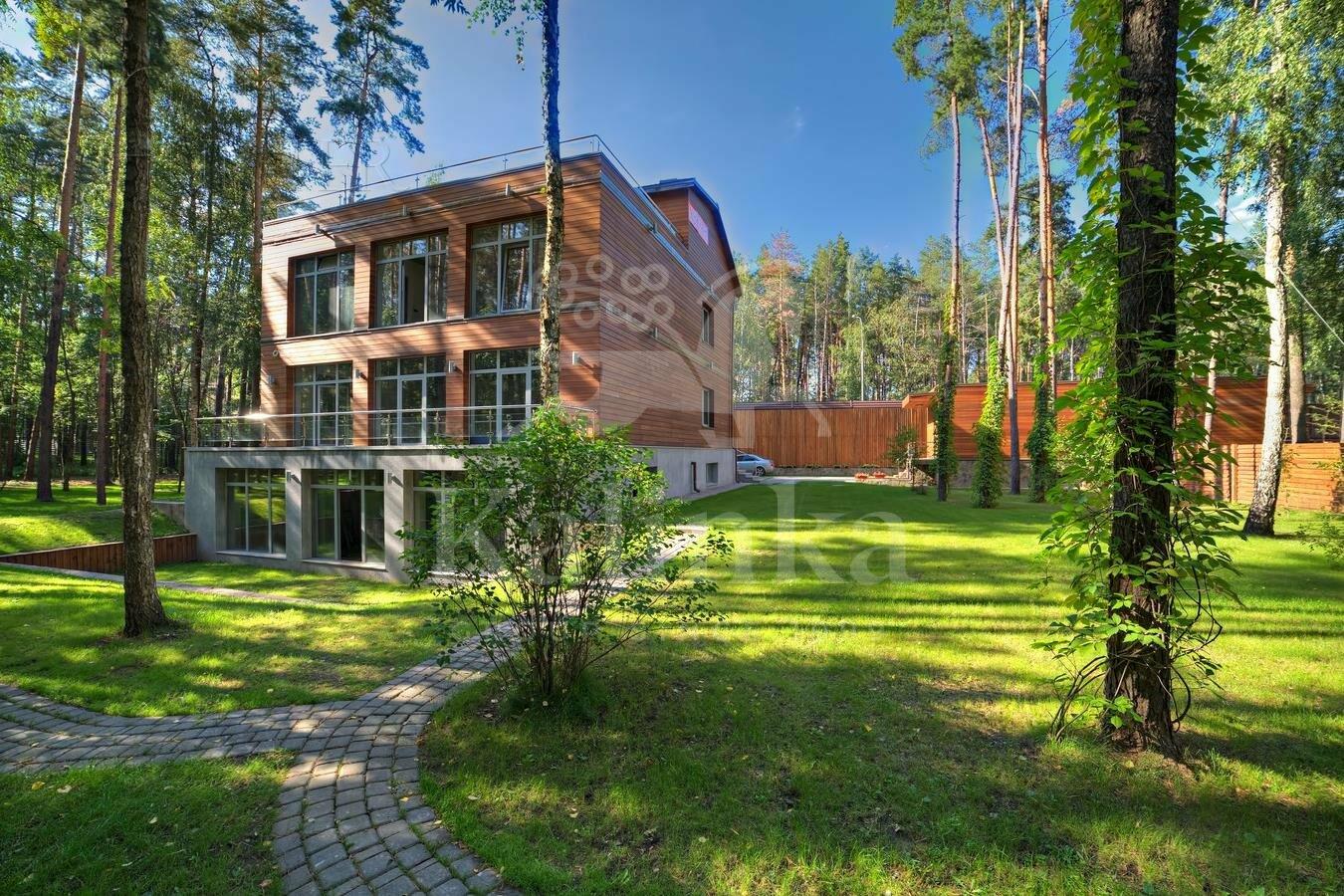 2-этажный коттедж 640 м² с отделкой