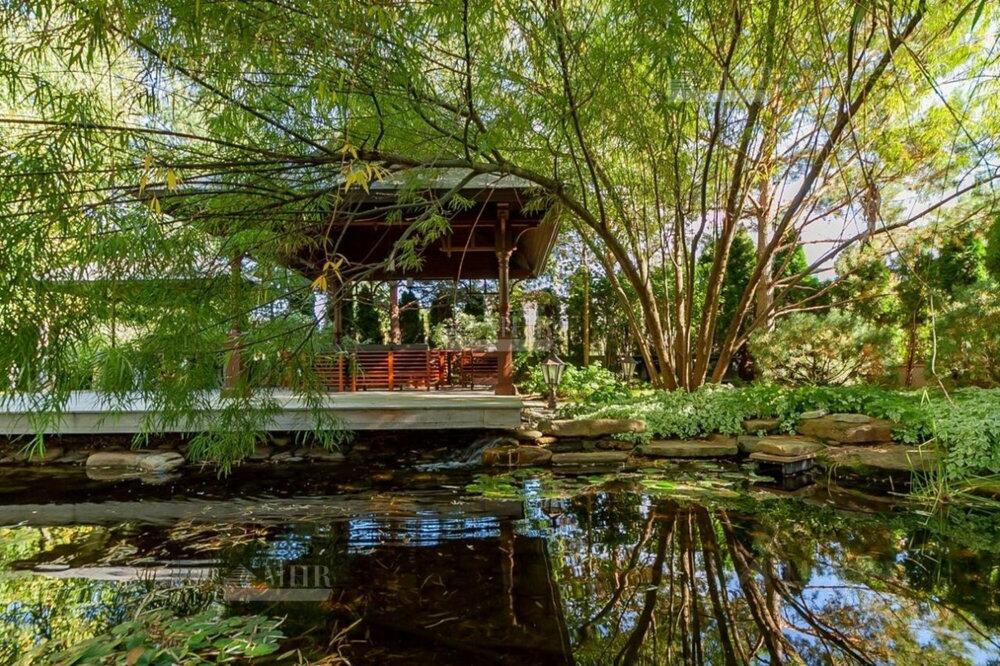 2-этажный коттедж 2 000 м² с отделкой