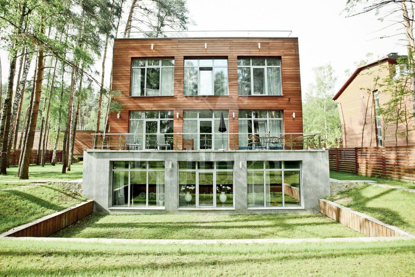 2-этажный коттедж 640 м² с отделкой