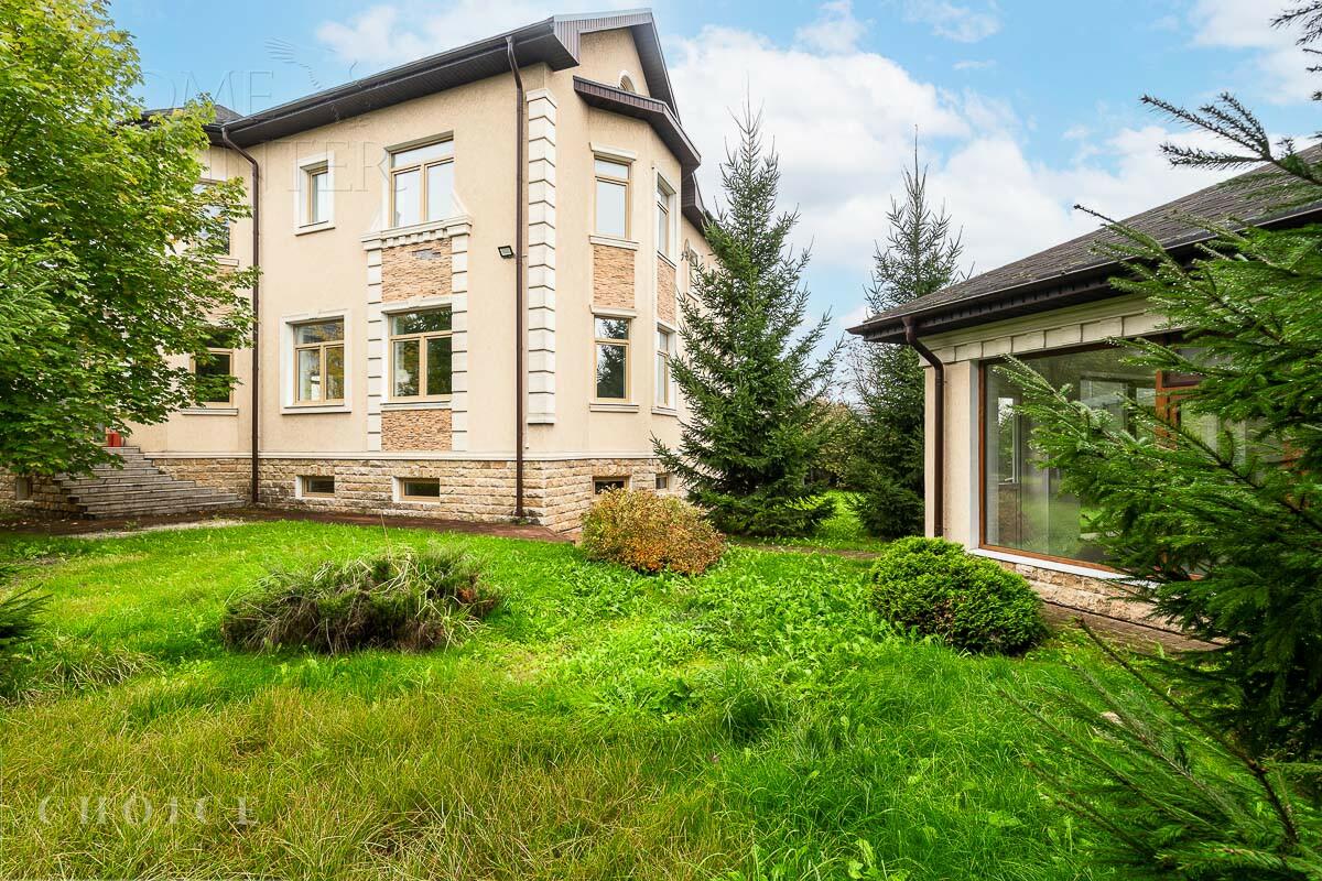 2-этажный коттедж 450 м² с отделкой