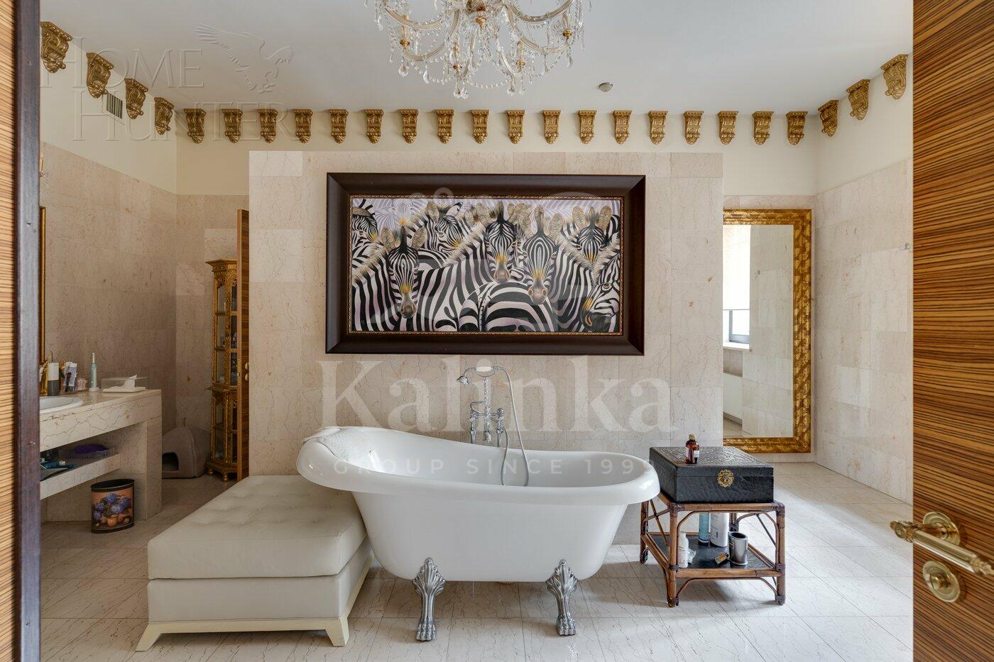 2-этажный коттедж 1 400 м² с отделкой