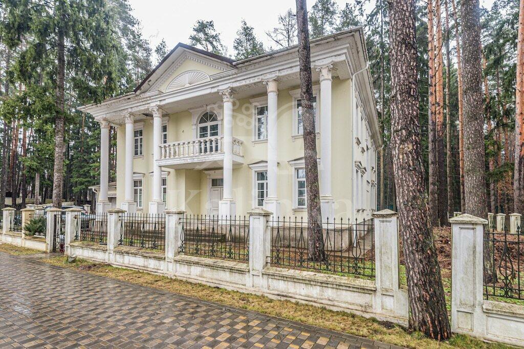 2-этажный коттедж 704 м² без отделки