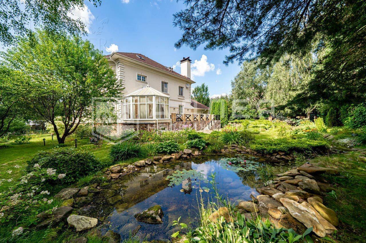 2-этажный коттедж 617.5 м² с отделкой