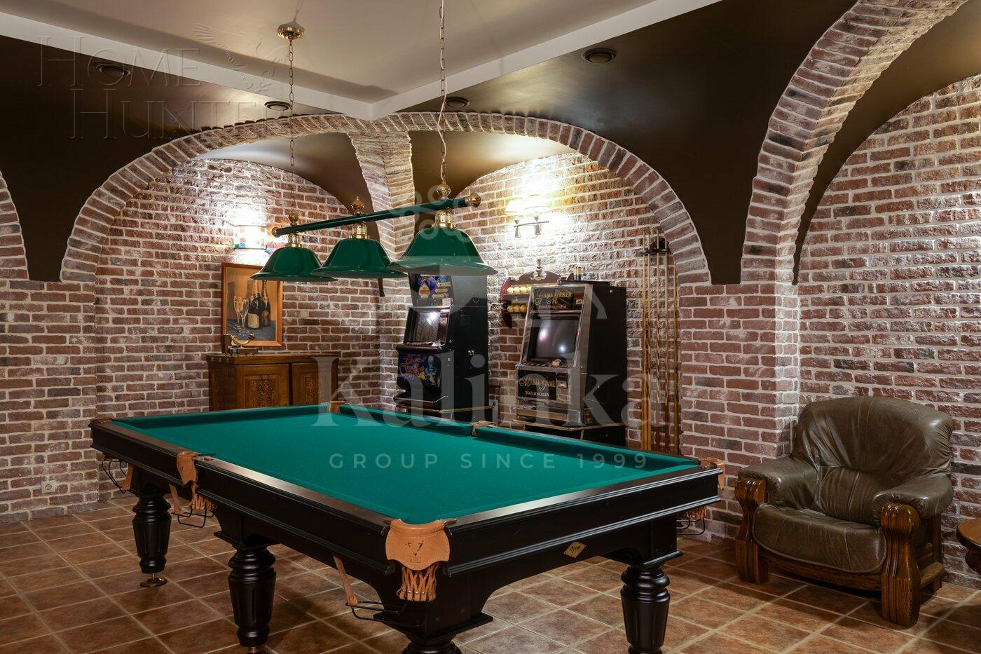 2-этажный коттедж 1 400 м² с отделкой