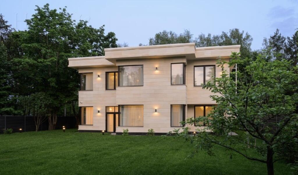 2-этажный коттедж 350 м² с отделкой