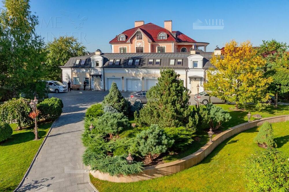 2-этажный коттедж 2 000 м² с отделкой