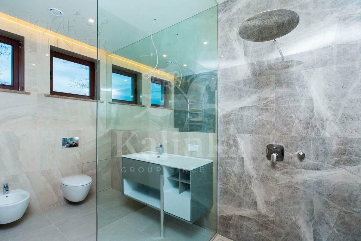 3-этажный коттедж 700 м² с отделкой