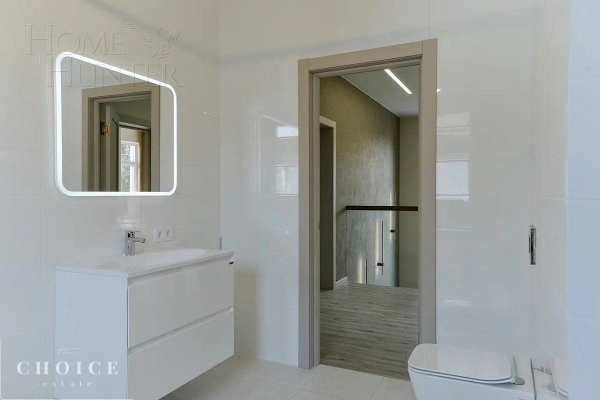 2-этажный коттедж 240 м² с отделкой