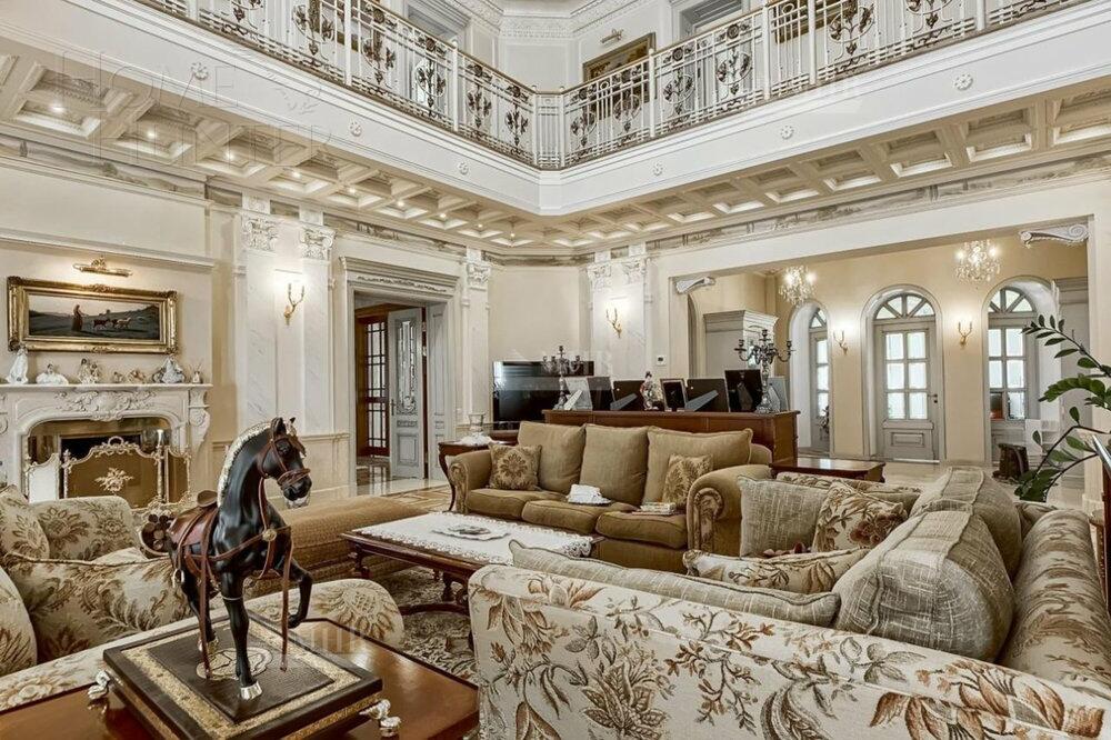 2-этажный коттедж 2 000 м² с отделкой