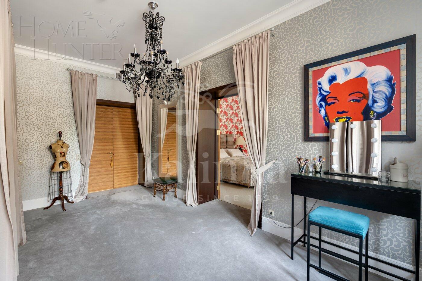 2-этажный коттедж 1 400 м² с отделкой