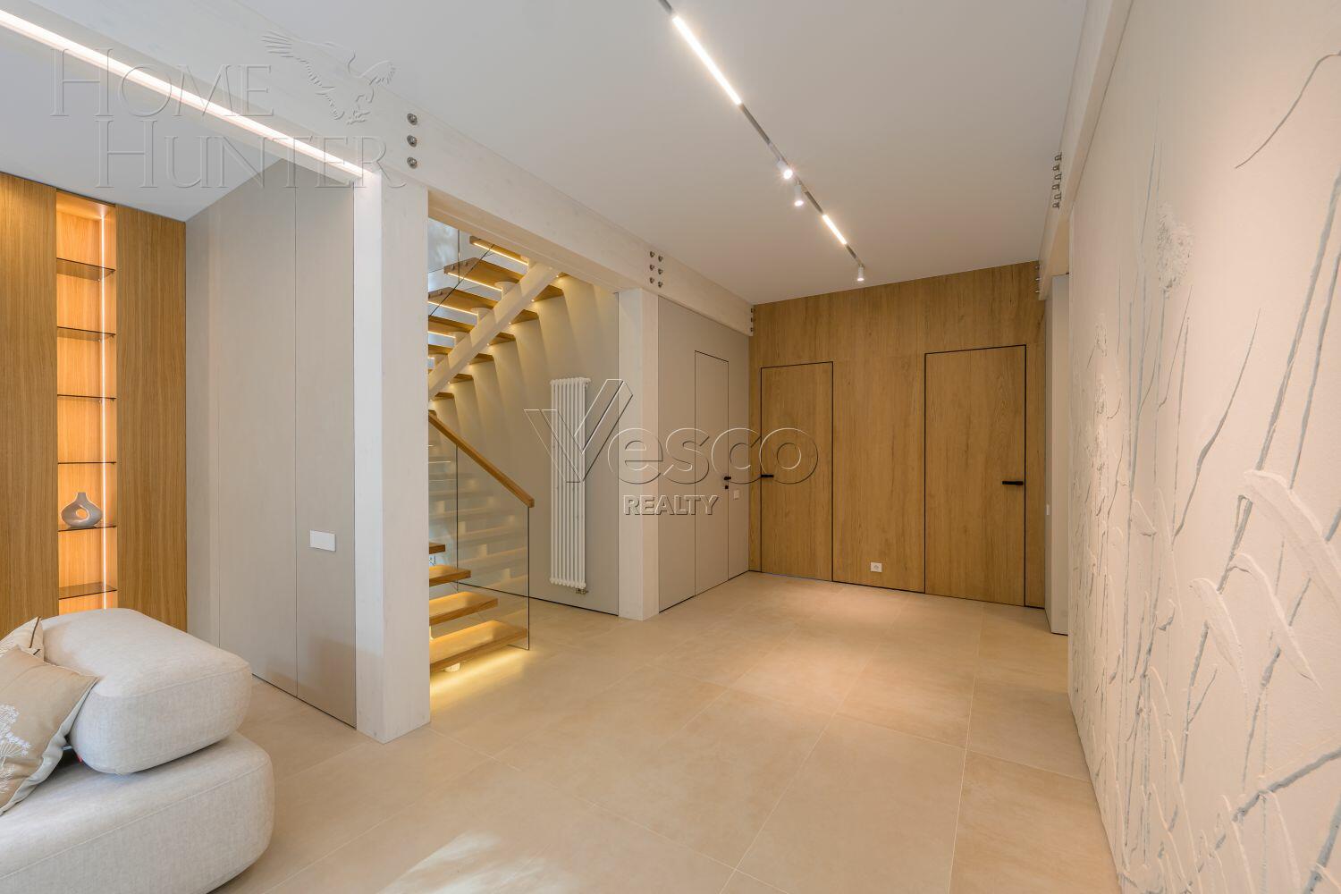 2-этажный коттедж 315 м² с отделкой