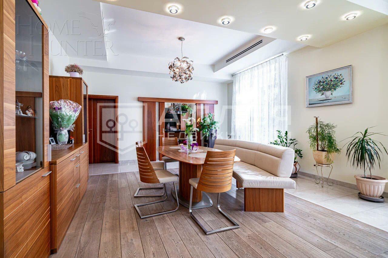 2-этажный коттедж 617.5 м² с отделкой