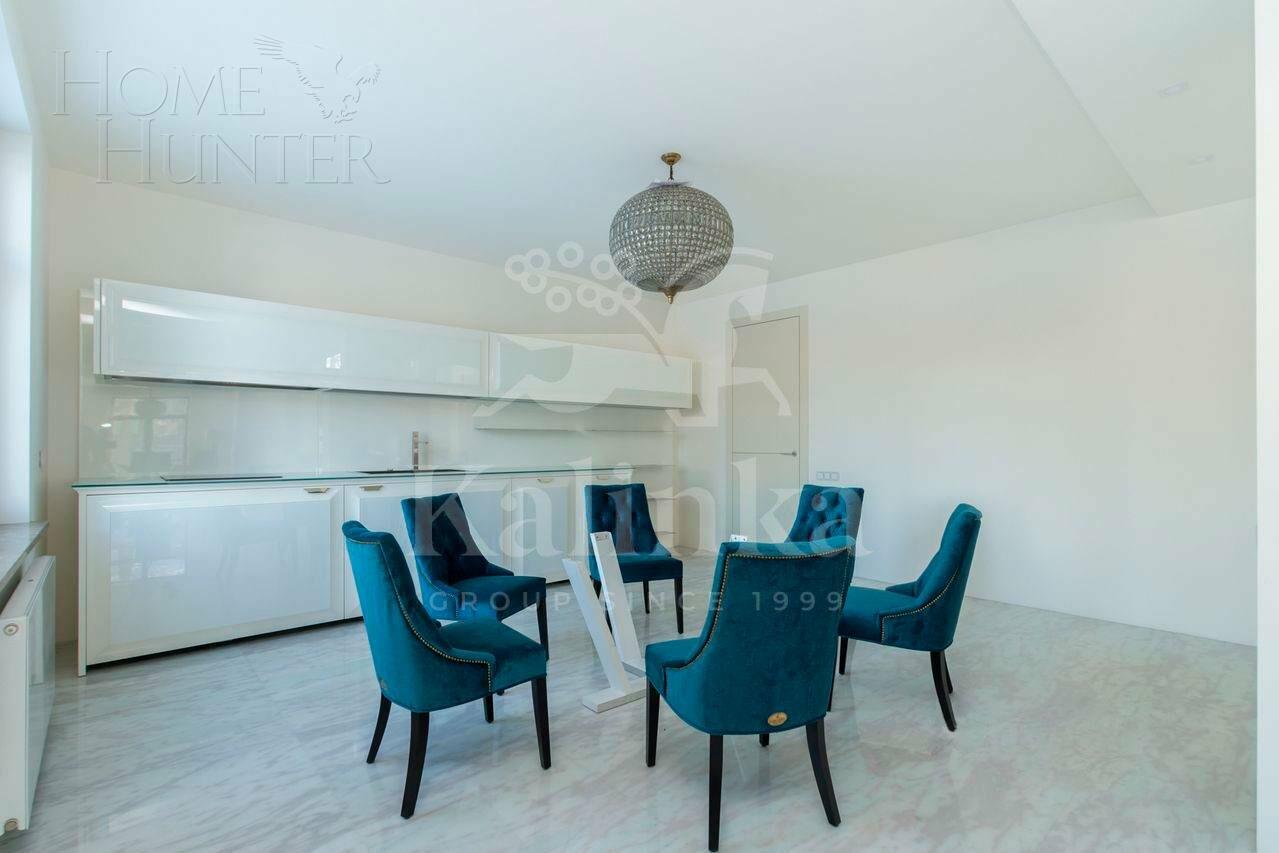 3-этажный коттедж 700 м² с отделкой