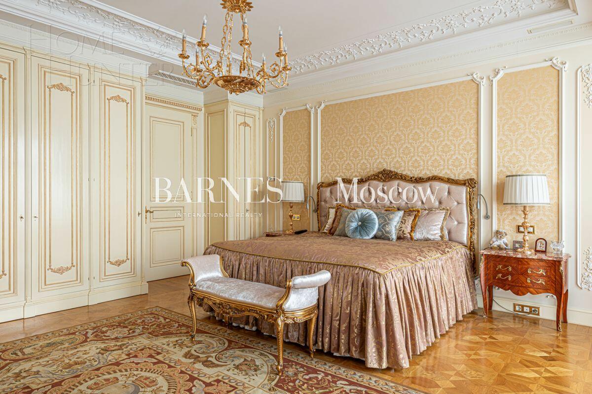 4-КОМН. КВАРТИРА С ОТДЕЛКОЙ 190 М² НА 3 ЭТАЖЕ