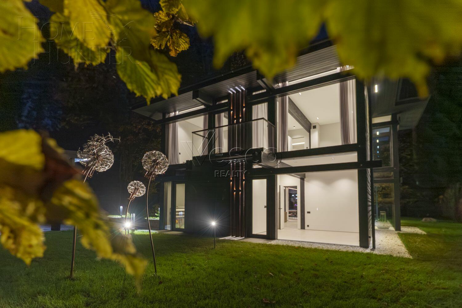 2-этажный коттедж 300 м² с отделкой