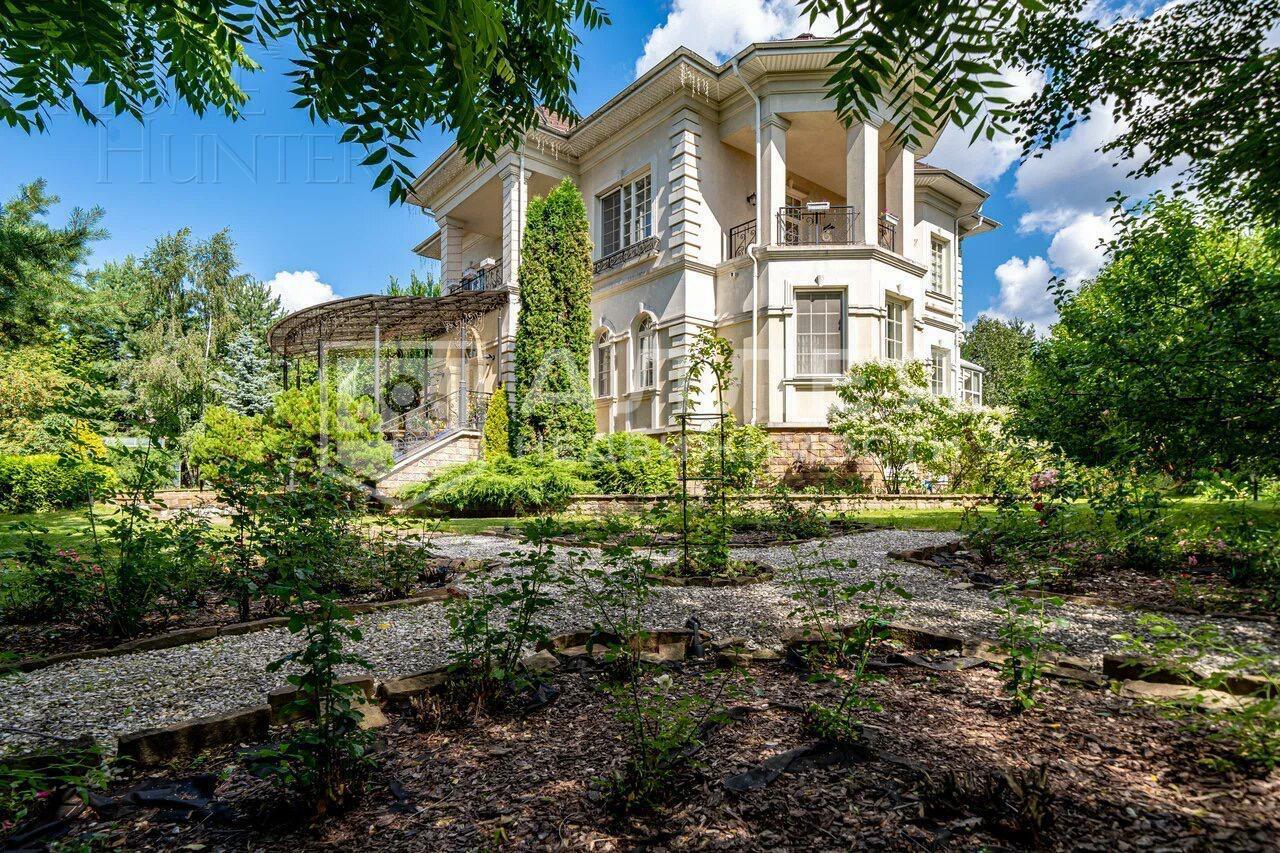 2-этажный коттедж 617.5 м² с отделкой