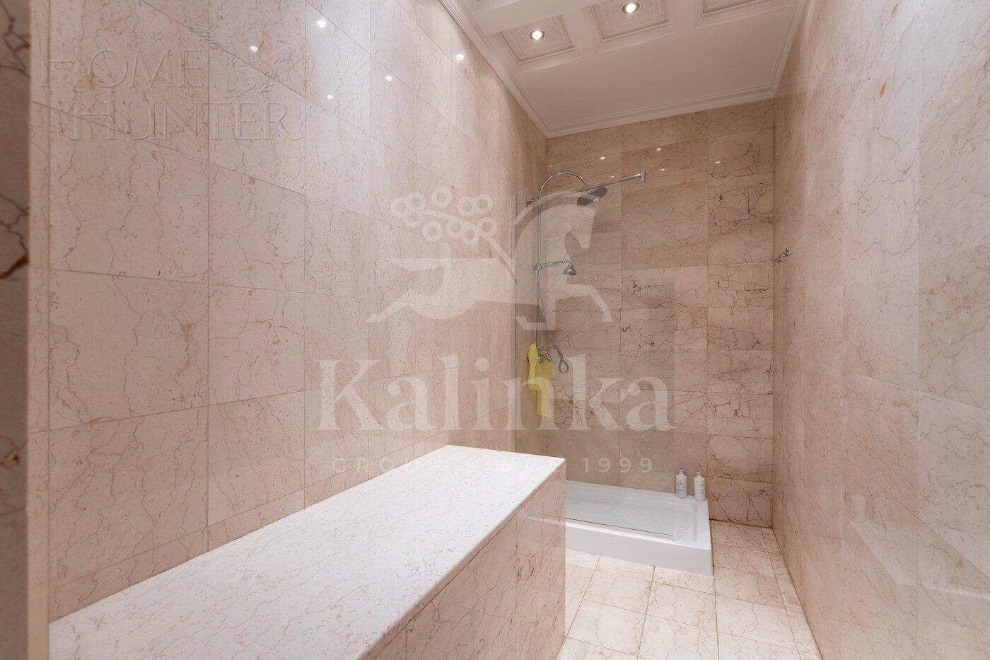 2-этажный коттедж 1 400 м² с отделкой