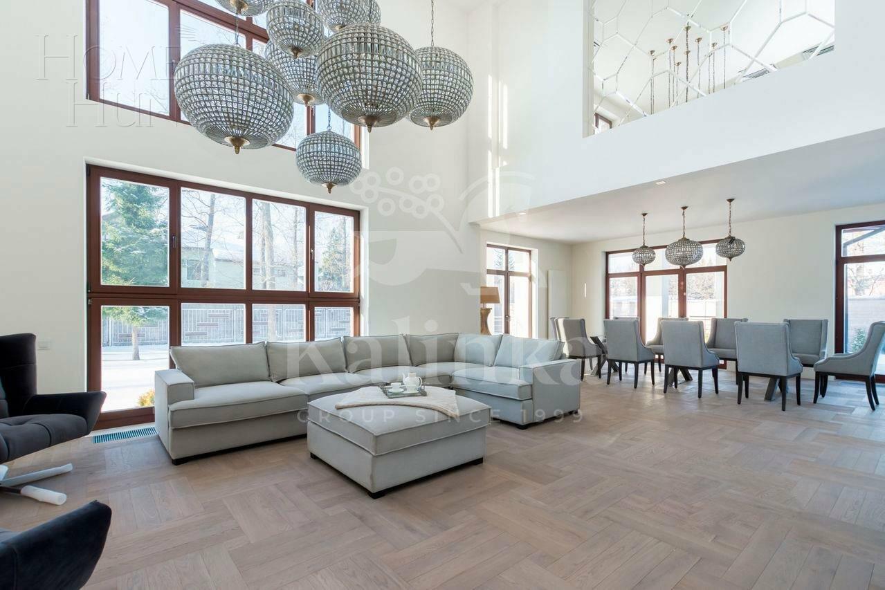 3-этажный коттедж 700 м² с отделкой