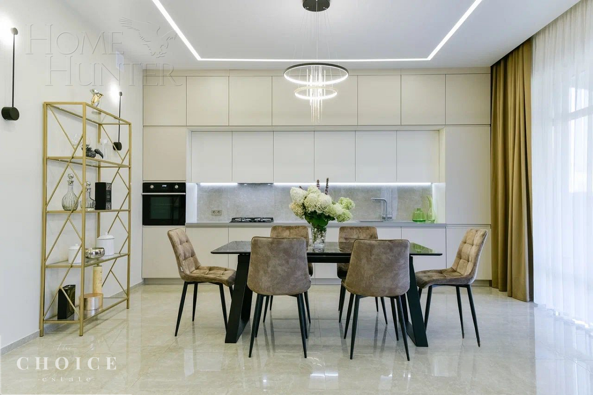 2-этажный коттедж 240 м² с отделкой