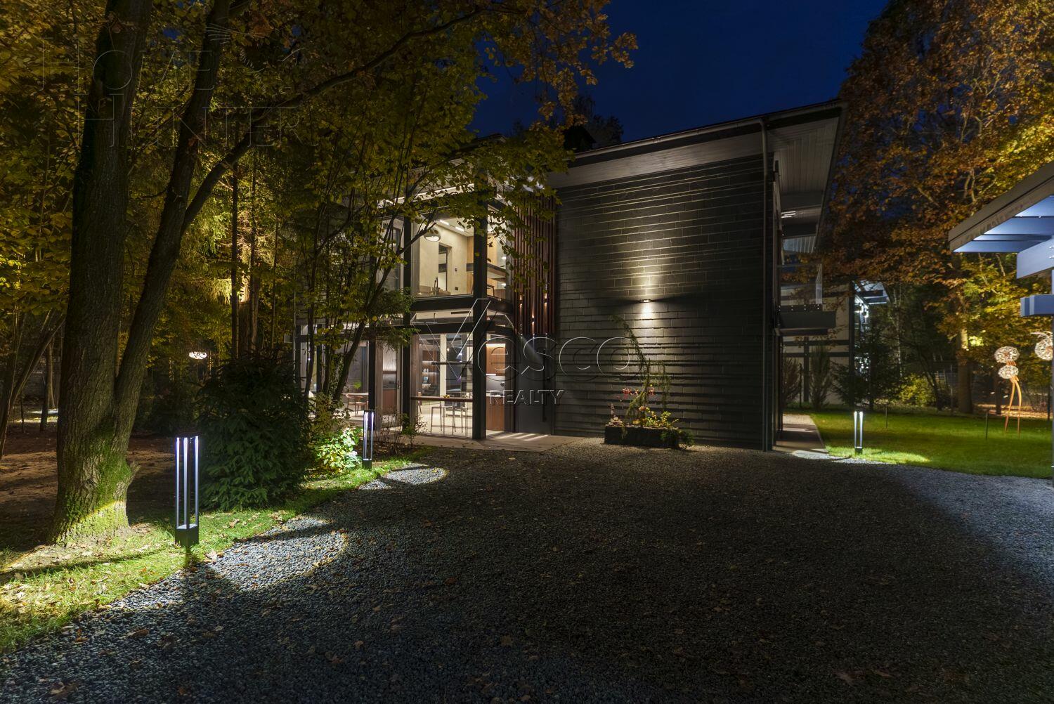 2-этажный коттедж 300 м² с отделкой