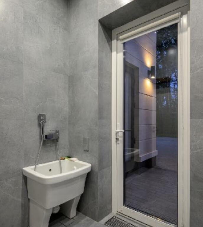 2-этажный коттедж 350 м² с отделкой