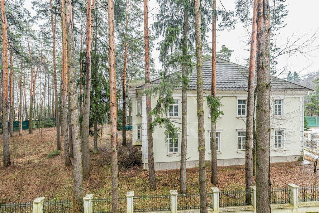 2-этажный коттедж 704 м² без отделки