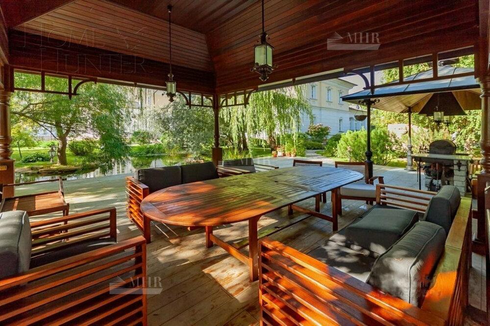 2-этажный коттедж 2 000 м² с отделкой